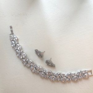 Olive + Pepper Bracelet and Earring Set